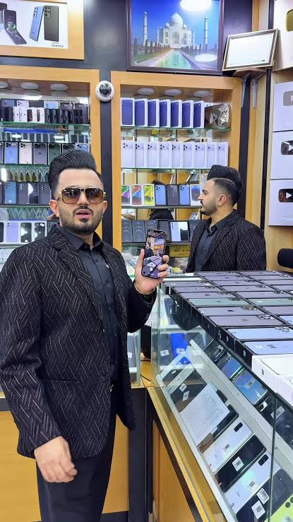Mobile shop in Dubai
